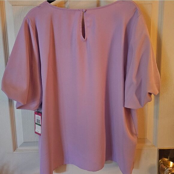 VINCE CAMUTO LILAC BUBBLE BLOUSE - Picture 3 of 8